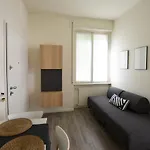 Lake Como Holiday Apartments شقة